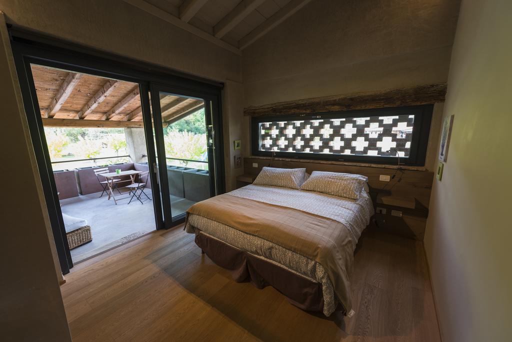 Agriturismo Locanda Del Pesco Collebeato Rum bild